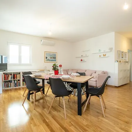 Feel Near Free Parking With Sea View Apartment *
